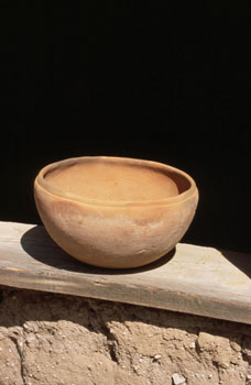 
The owner of this Santa Fe residence used American Clay’s Tucson Gold mixed with straw on her fireplace.
